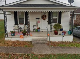 2912 Montana Ave, Hurricane, WV 25526