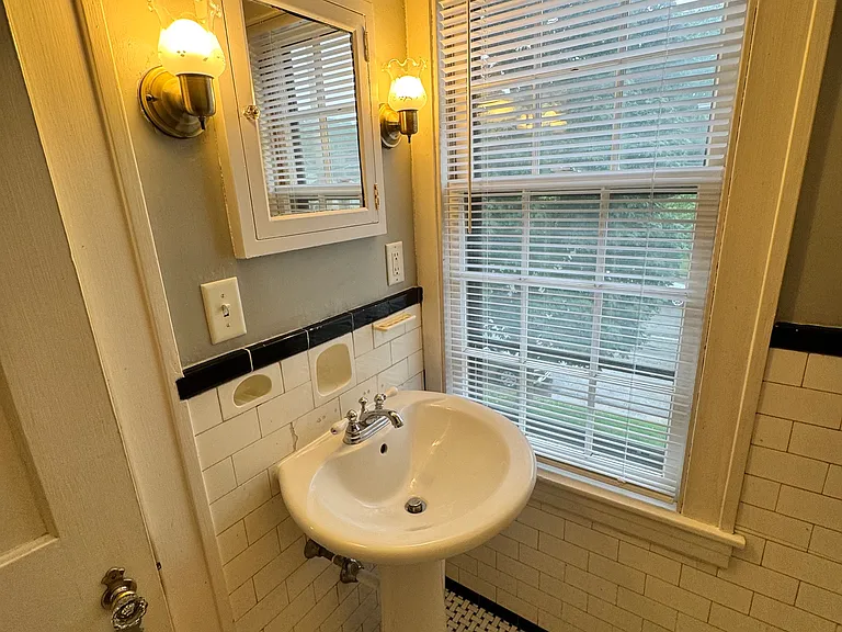 417 Lyon St NE #4 — Photo 9