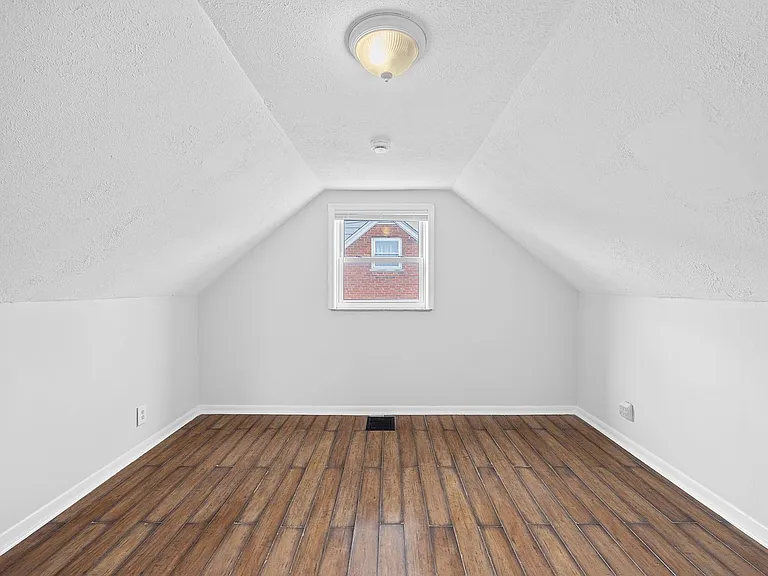 5638 Childs Ave — Photo 11