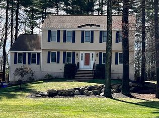 4 Governors Dr, Andover, MA 01810