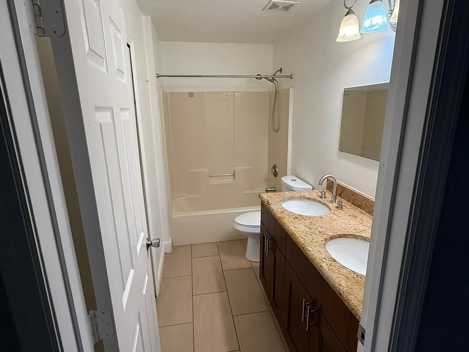 4 bed, 2.0 bath, $2,550 — Photo 2