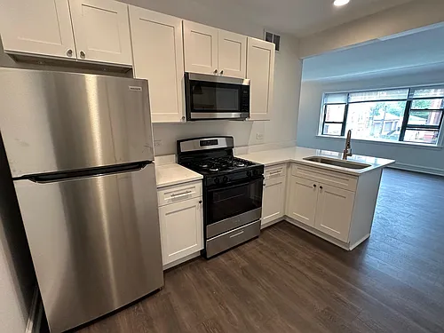 5916 W Fulton St #1 Photo 1