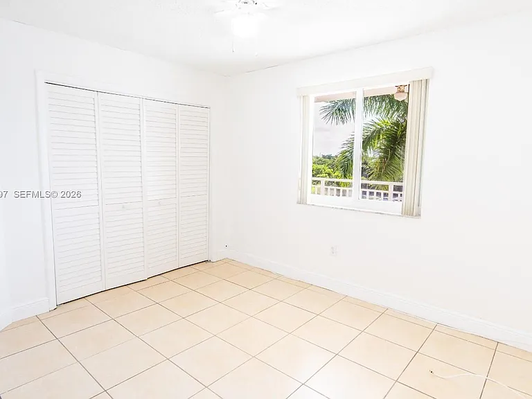 6950 Miami Gardens Dr #2-501 — Photo 30