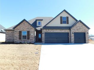 692 Via Perona Rd, Springdale, AR 72762