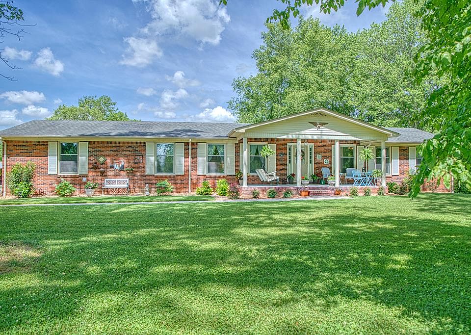 1st image of 2259 Lakeland Dr