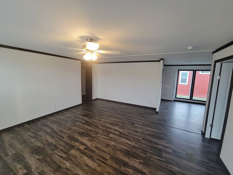 1st image of 129 Pineland Ave #Kj4tzf