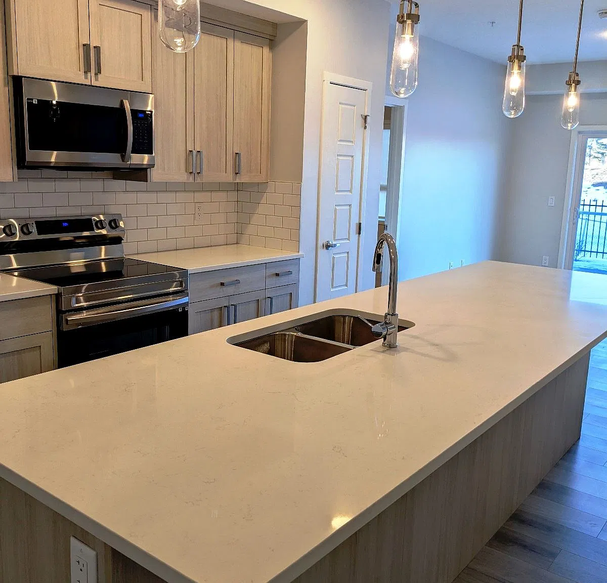 #121 360 Harvest Hills Way Northeast — Photo 4