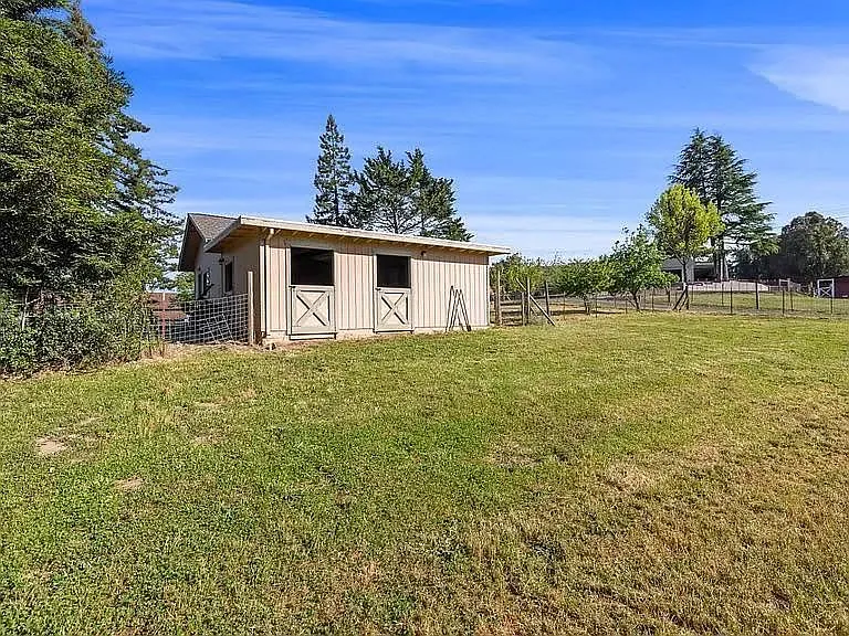 1187 Debbie Hill Rd — Photo 9