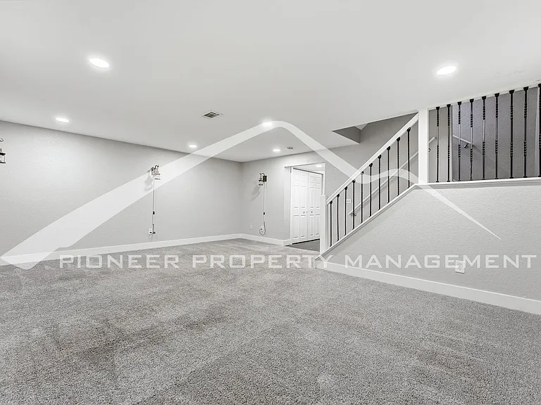 1827 Quail St #10 — Photo 22