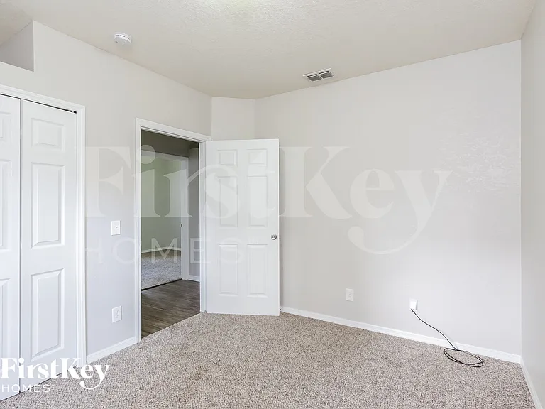 3422 Renault Cir — Photo 15