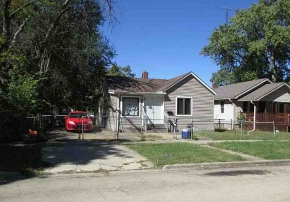2nd image of 881 S Dearborn Ave