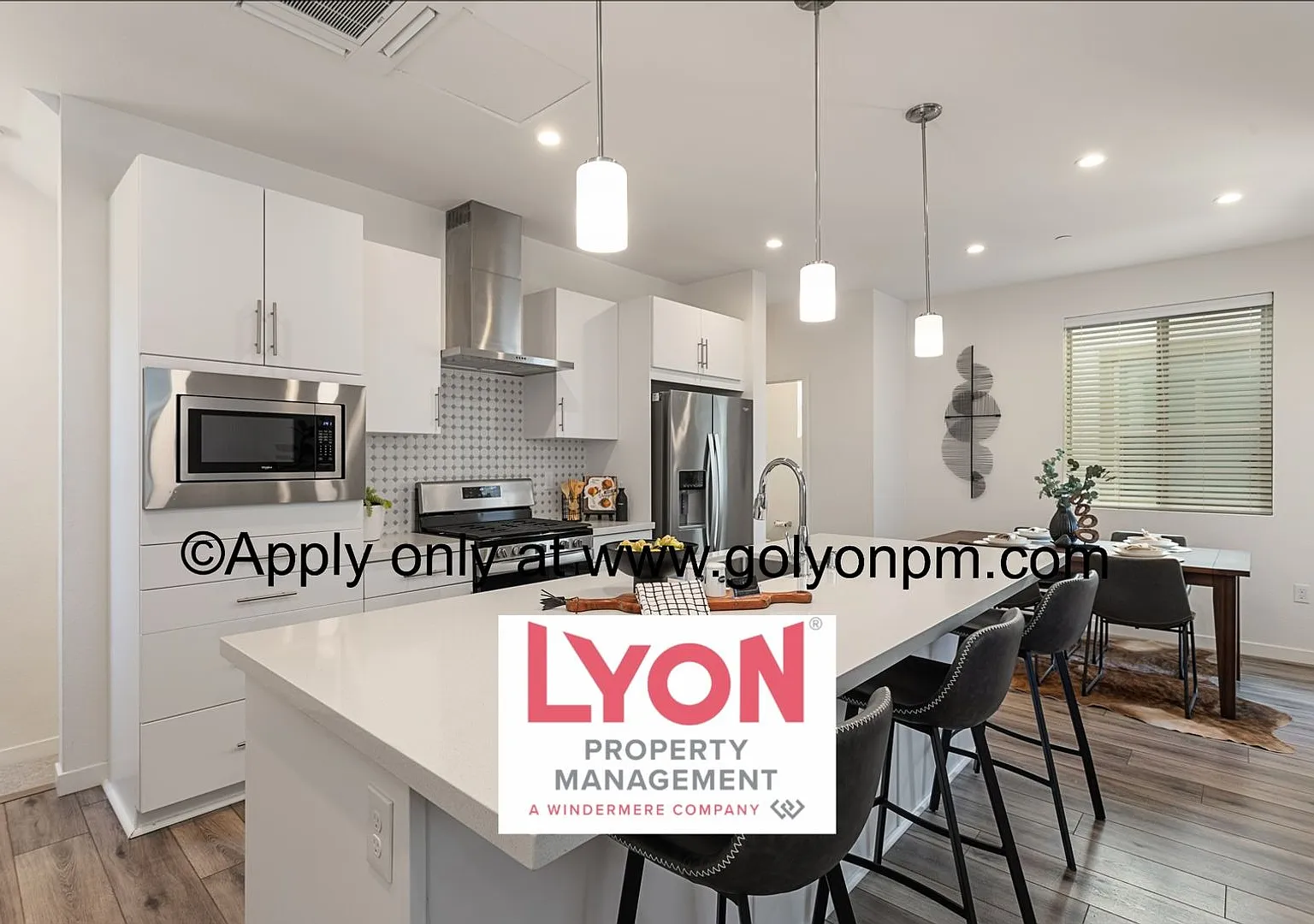 Stunning, Modern 2 bed/2.5 bath Condo in Upper Land Park!! — Photo 1