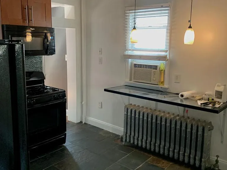 417 Leverington Ave — Photo 5