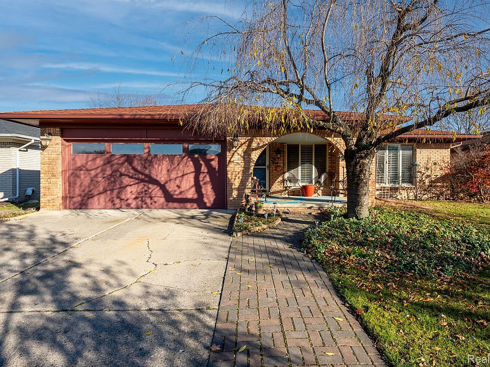 1st image of 40542 Forsythe Dr