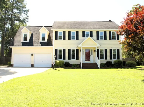 5417 Labrador Dr, Hope Mills, NC 28348