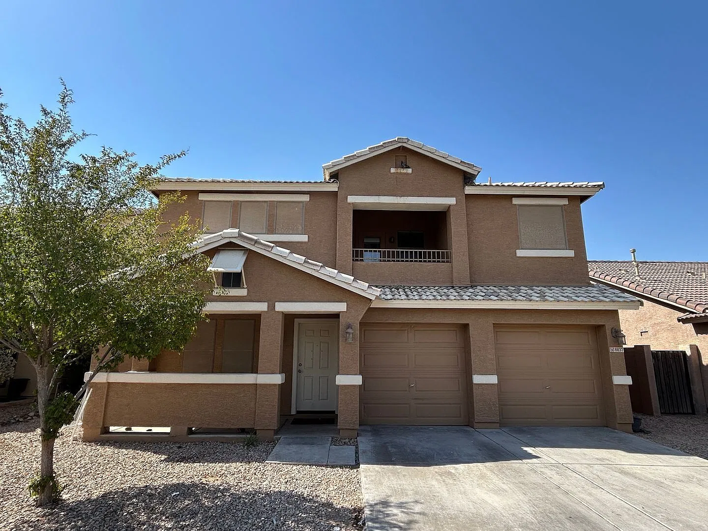 3 bed, 2.5 bath, 2452 sqft, $1,950 — Photo 1