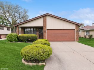 91 Frances Ln, Chicago Heights, IL 60411