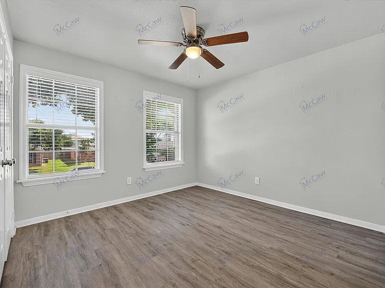 333 Stately Oak Ln — Photo 18