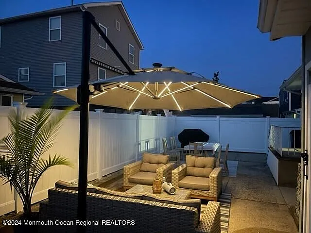 308 Harding Ave #WKLY SUMMER RENTAL — Photo 24