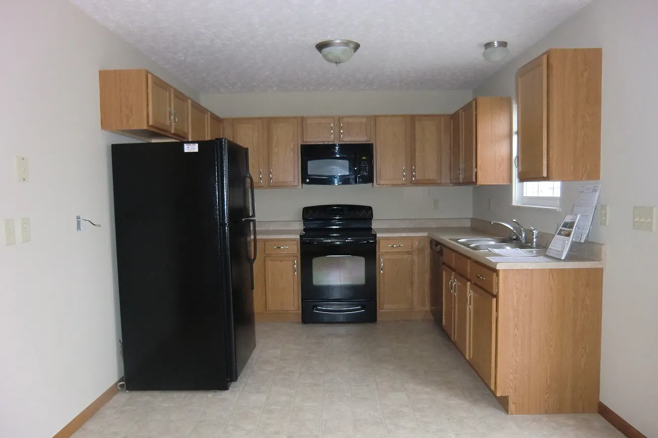 2 bed, 1.5 bath, 1280 sqft, $1,475 — Photo 2