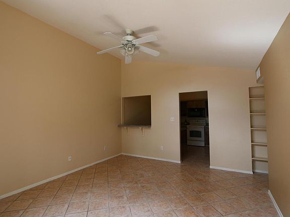 4th image of 633 N May St APT 28