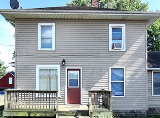 181 W Woodlawn Ave, Hinckley, IL 60520