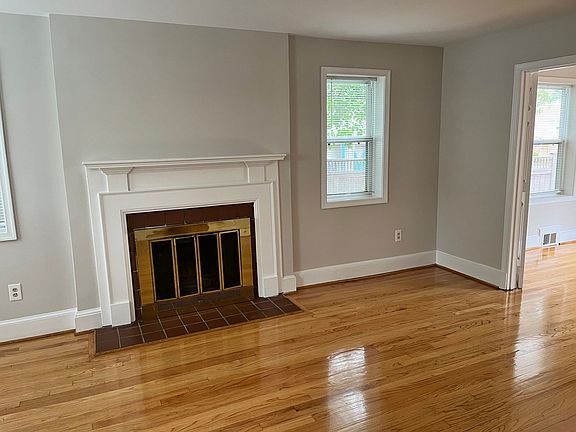 5th image of 1221 Powhatan St