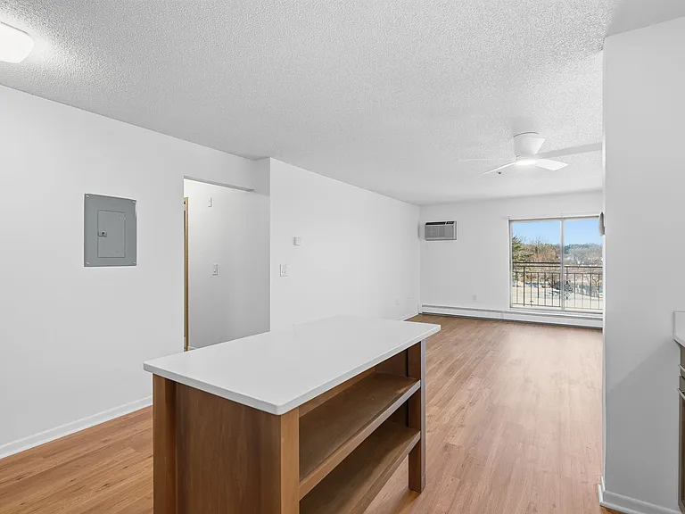 Pondview Apartments — Photo 18
