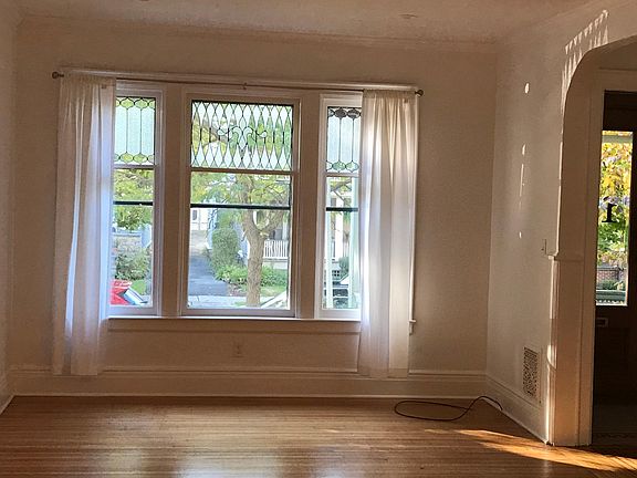 3rd image of 115 Norwood Ave