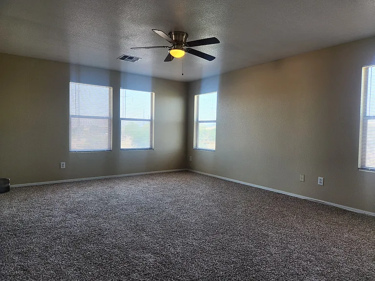 5931 W Albeniz Pl — Photo 13