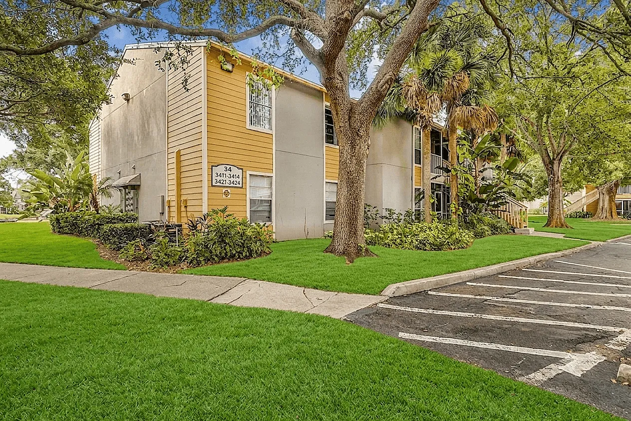 Aventine at Forest Lakes Apartment Homes — Photo 2