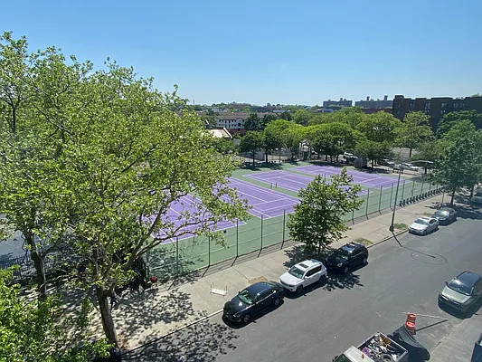 Rented by Compass | media 21