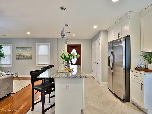 1807 S M St West Belmar NJ-large-010-15-