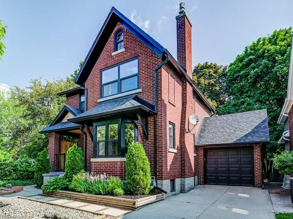 34 Severn Ave, Waterloo, ON N2M 2V2