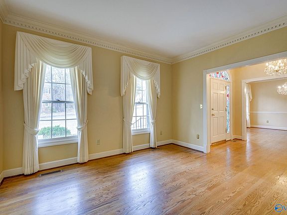 2nd image of 1324 Deans Dr SE