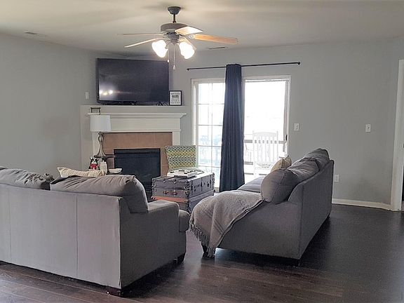 2nd image of 10585 Maine Dr