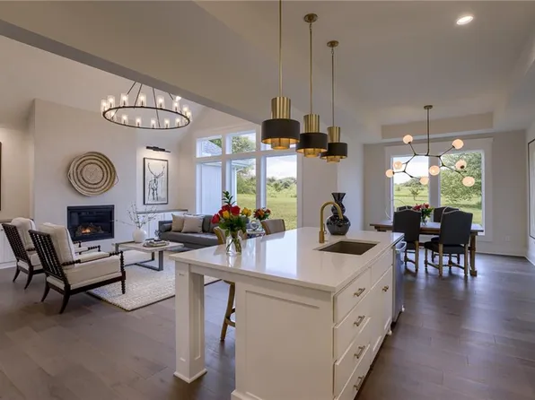 2600 W 179th St, Overland Park, KS 66085