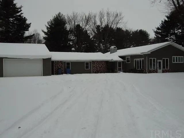 1632 E 75 N photo 1