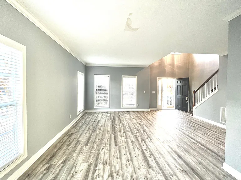 3243 Cheswick Dr — Photo 4