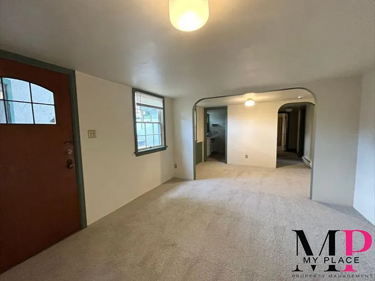 110 N Avenue B Ave — Photo 2