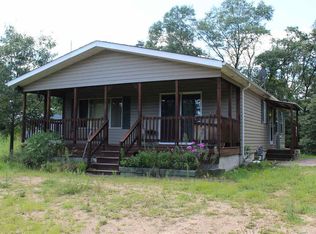 N6909 Wescott Ln, Shawano, WI 54166