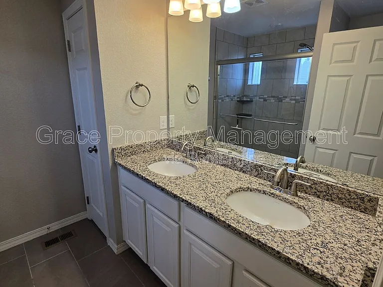 10243 Yampa Ct — Photo 11