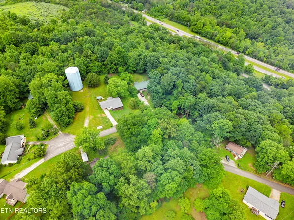 Posey Ln, Jacksboro, TN 37757