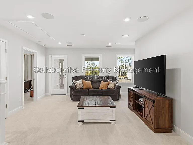 109 Sandy Bend Dr — Photo 47