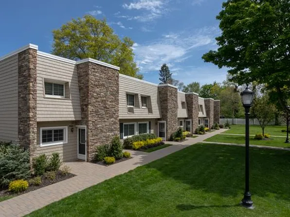 Fairfield Estates At Bohemia