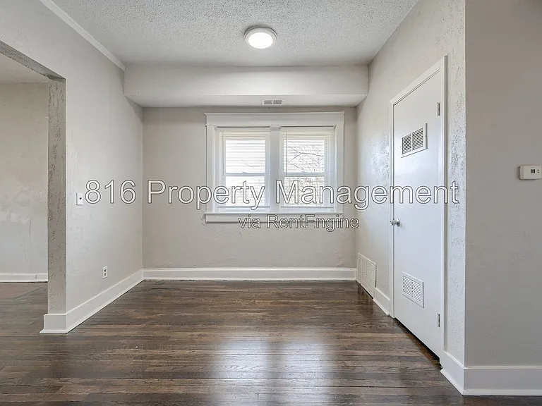 2416 E 22nd St #2W — Photo 9