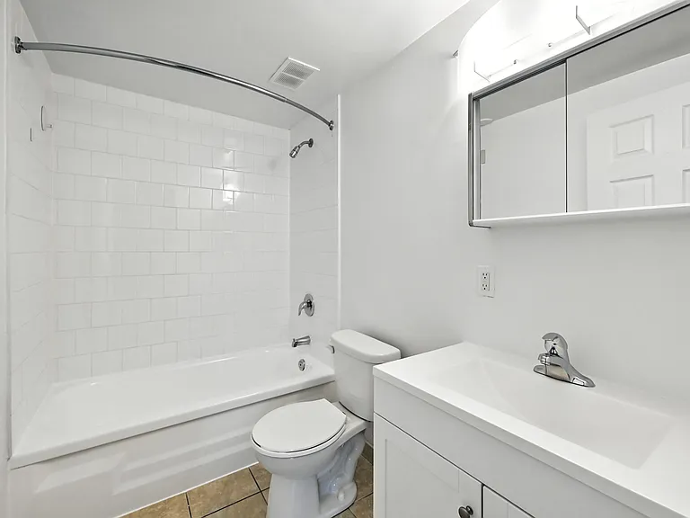 172 Bay St S — Photo 10