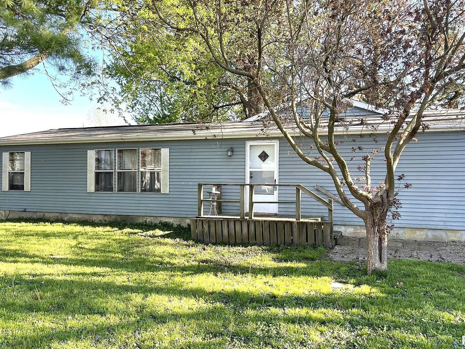 304 Elm St, Loami, IL 62661 MLS CA1028548 Zillow