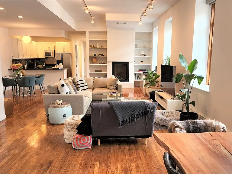 254 W 18th St #3 — Photo 1