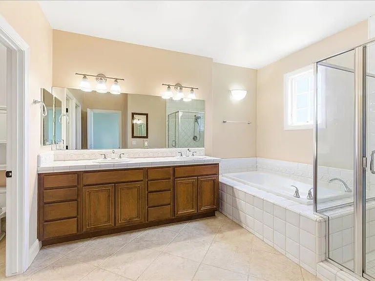 4698 Granada Way — Photo 40